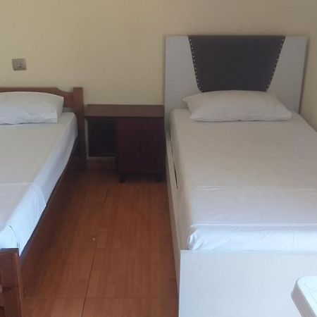 Holidays In Saranda Eksteriør billede